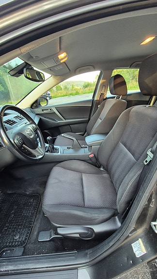 Mazda 3 8 of 9
