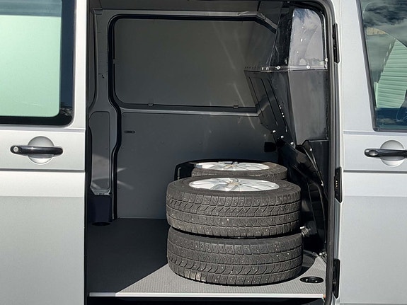 Volkswagen Transporter 28 of 29
