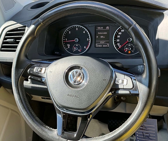 Volkswagen Transporter 14 of 29