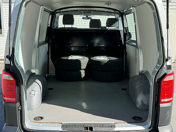 Volkswagen Transporter 27 of 29