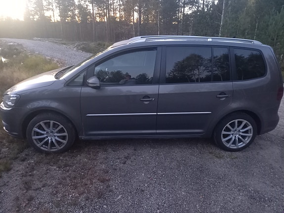 Volkswagen Touran 4 of 5