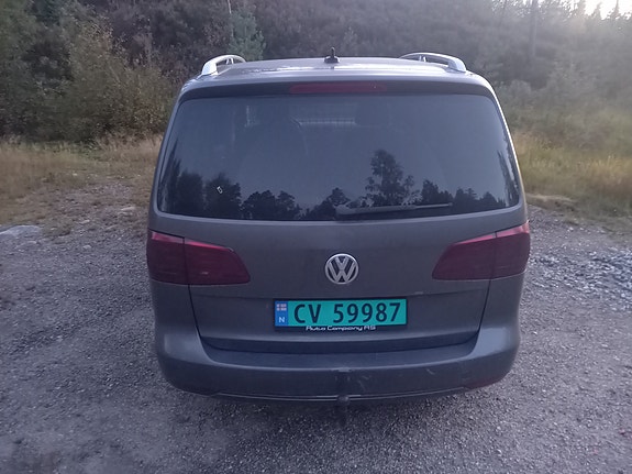 Volkswagen Touran 3 of 5