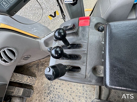 Volvo L90F Hjullaster m/ skuffe og pallegafler - Lite timer! 17 of 30
