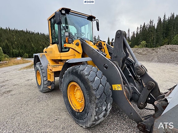 Volvo L90F Hjullaster m/ skuffe og pallegafler - Lite timer! 13 of 30