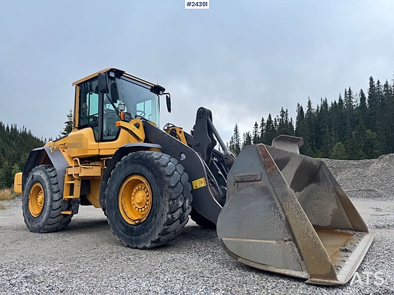 Volvo L90F Hjullaster m/ skuffe og pallegafler - Lite timer! 2 of 30