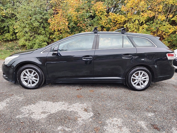 Toyota Avensis 6 of 30