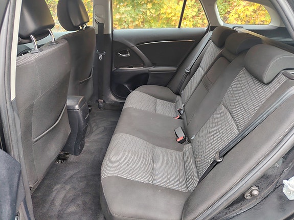 Toyota Avensis 17 of 30