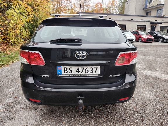 Toyota Avensis 11 of 30