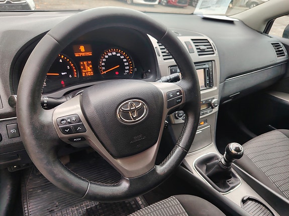 Toyota Avensis 23 of 30