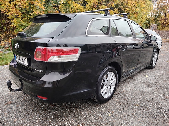 Toyota Avensis 10 of 30