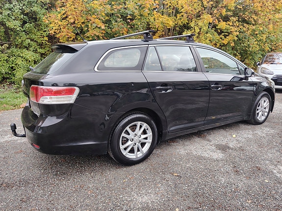 Toyota Avensis 12 of 30