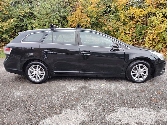 Toyota Avensis 13 of 30