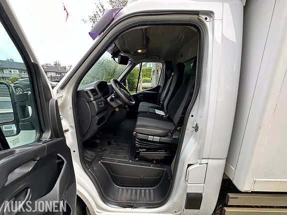 Renault Master 25 of 30