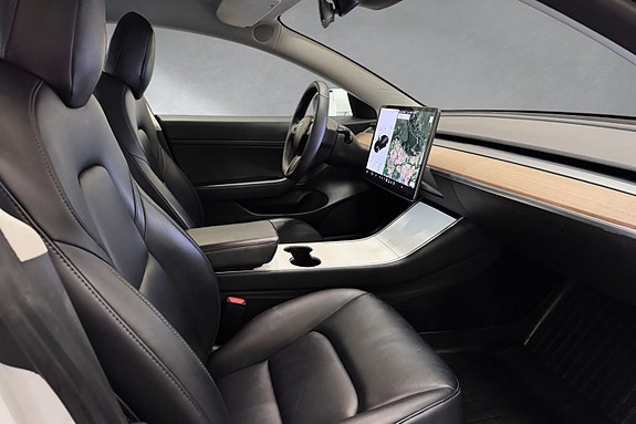Tesla Model 3 14 of 23