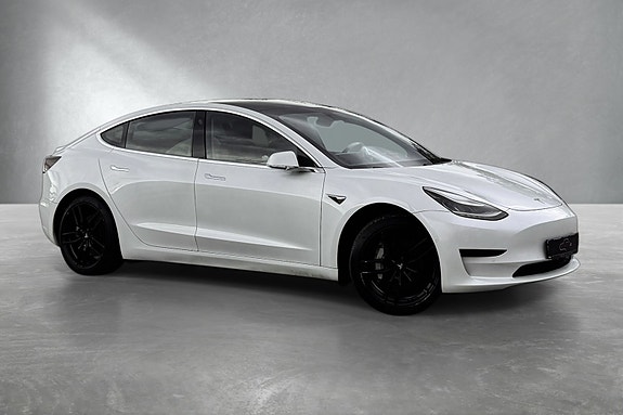 Tesla Model 3 4 of 23