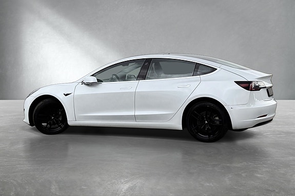 Tesla Model 3 6 of 23