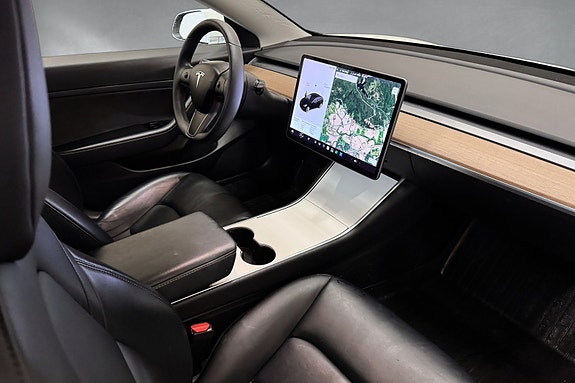 Tesla Model 3 15 of 23