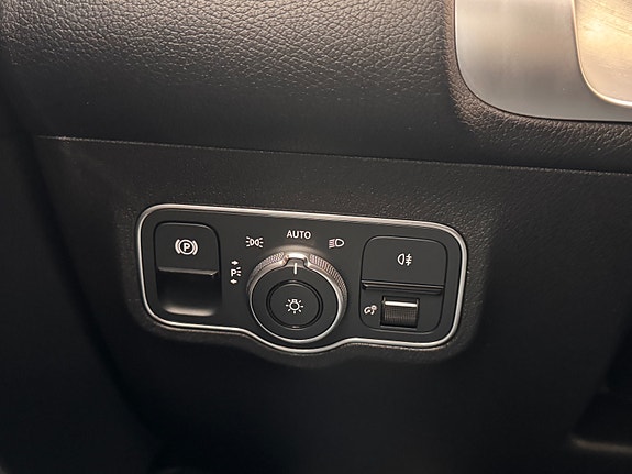 Mercedes-Benz EQB300 26 of 30