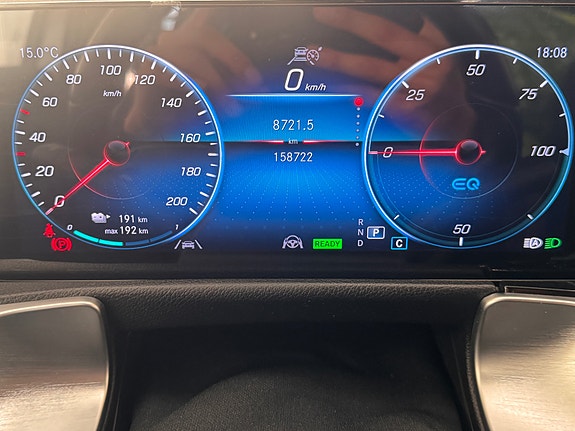 Mercedes-Benz EQB300 28 of 30
