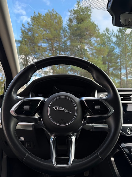 Jaguar I-PACE 14 of 30