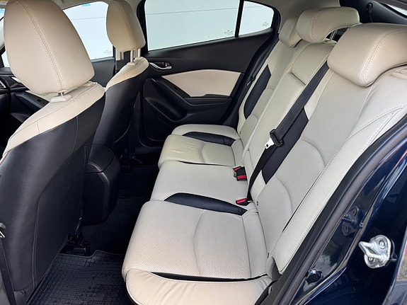 Mazda 3 14 of 24