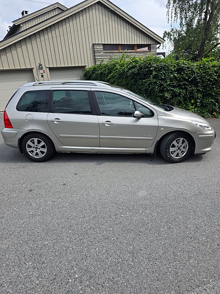 Peugeot 307 SW 4 of 15