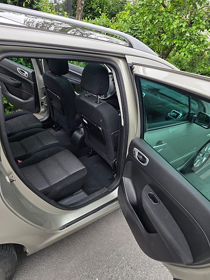 Peugeot 307 SW 15 of 15