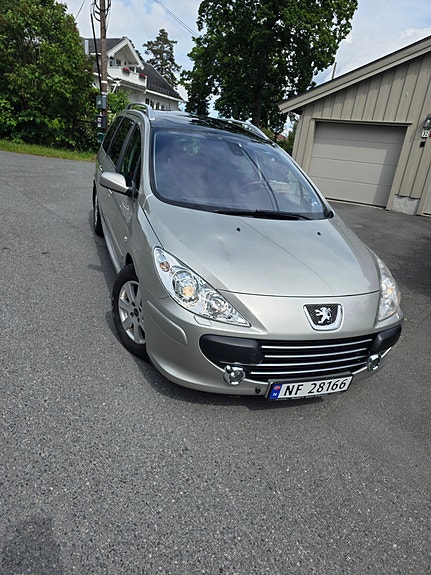 Peugeot 307 SW 2 of 15