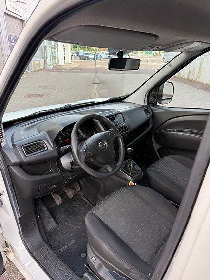 Opel Combo 9 of 15