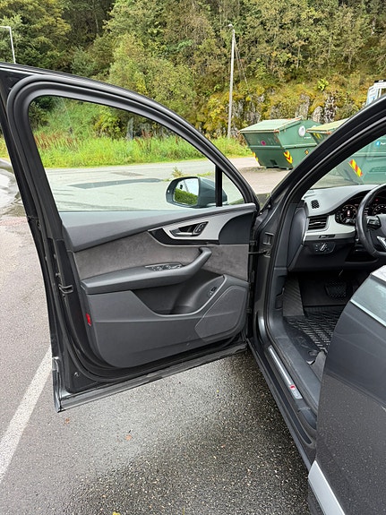 Audi Q7 21 of 30
