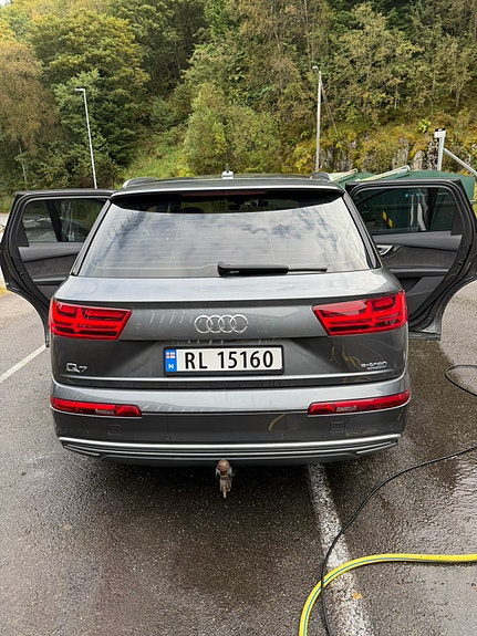 Audi Q7 4 of 30