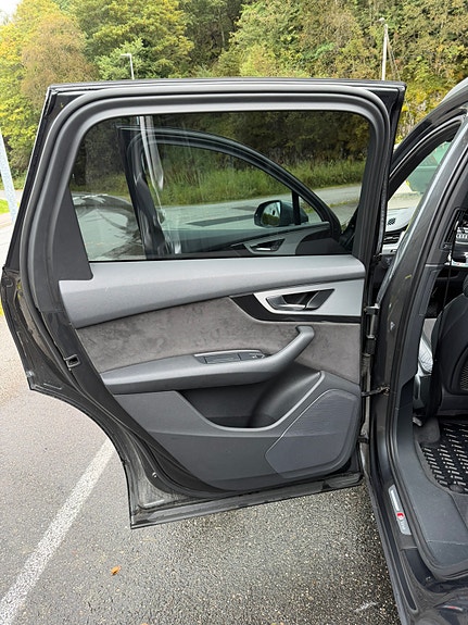 Audi Q7 11 of 30