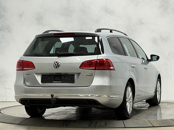 Volkswagen Passat 8 of 30