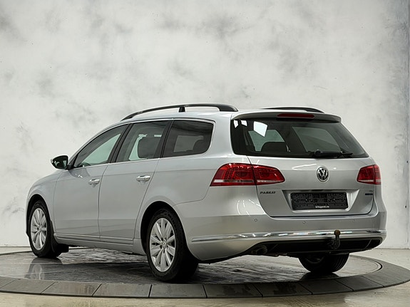 Volkswagen Passat 10 of 30