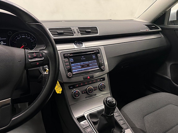 Volkswagen Passat 28 of 30