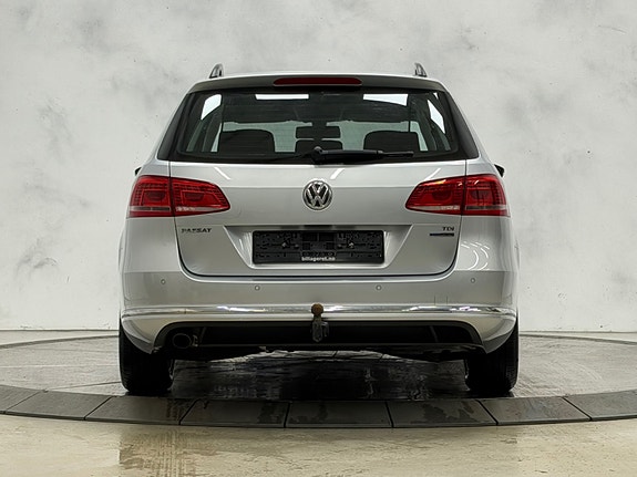Volkswagen Passat 9 of 30