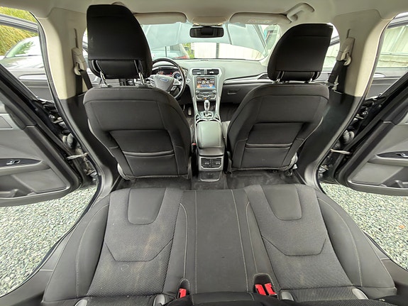 Ford Mondeo 15 of 21