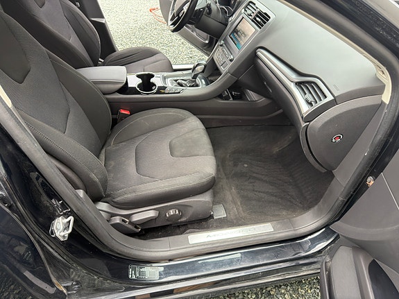 Ford Mondeo 14 of 21