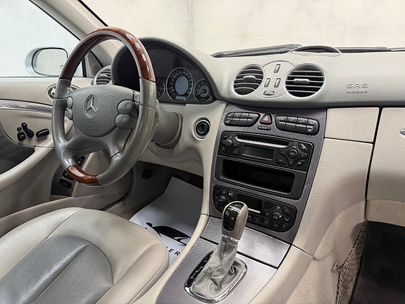 Mercedes-Benz CLK200 21 of 25