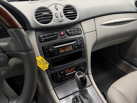 Mercedes-Benz CLK200 22 of 25