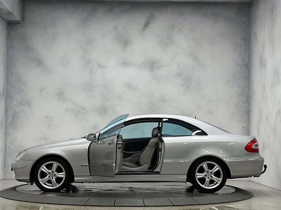 Mercedes-Benz CLK200 13 of 25