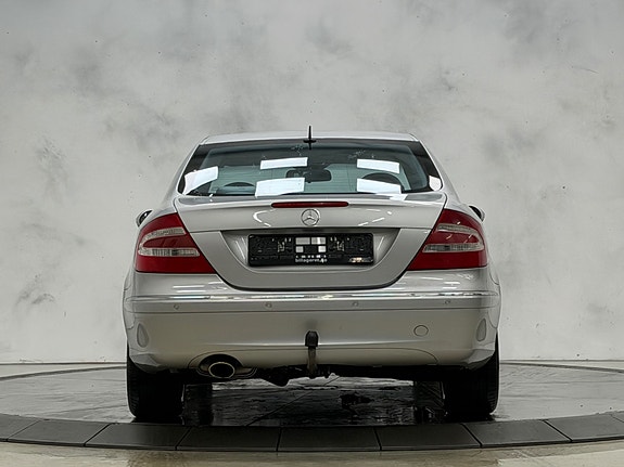 Mercedes-Benz CLK200 9 of 25