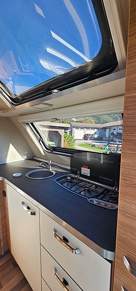 Weinsberg Caraone 390 PHU 8 of 18