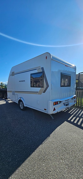Weinsberg Caraone 390 PHU 2 of 18