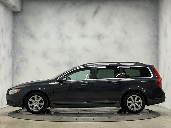 Volvo V70 12 of 30