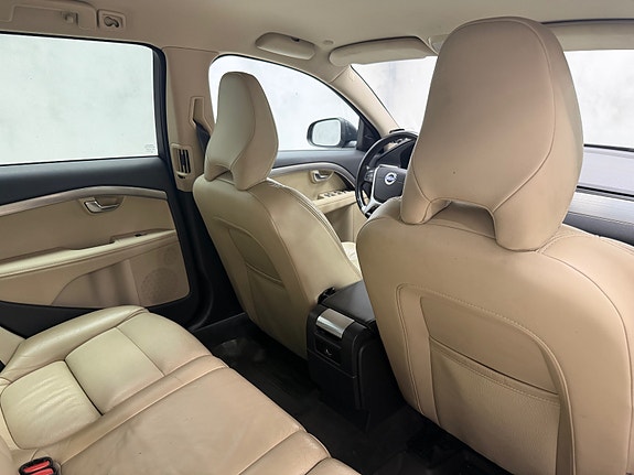 Volvo V70 24 of 30