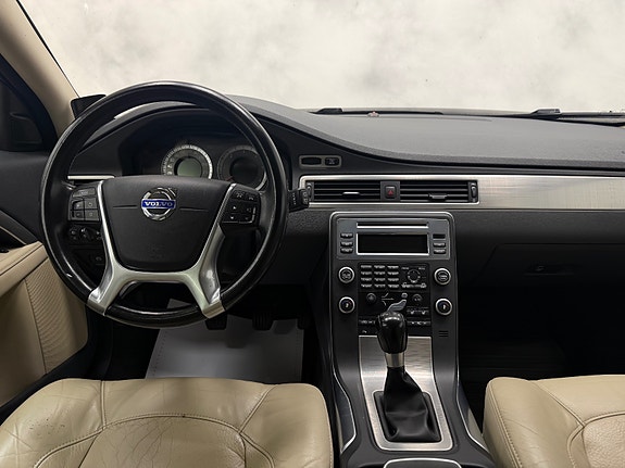 Volvo V70 15 of 30