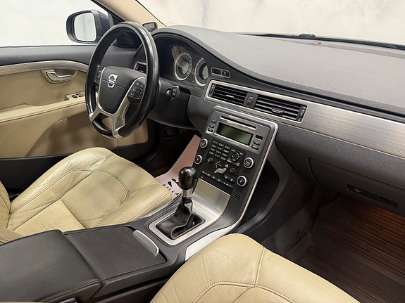 Volvo V70 26 of 30