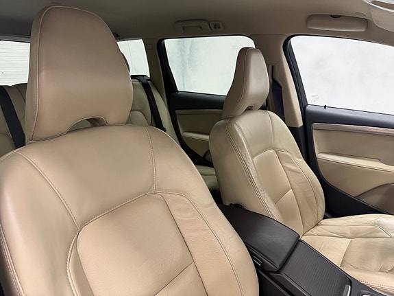 Volvo V70 25 of 30