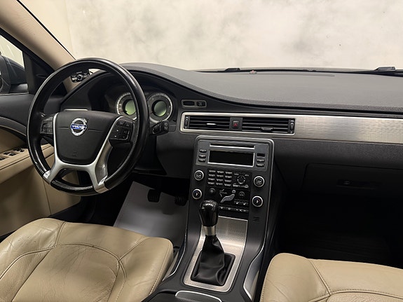 Volvo V70 18 of 30